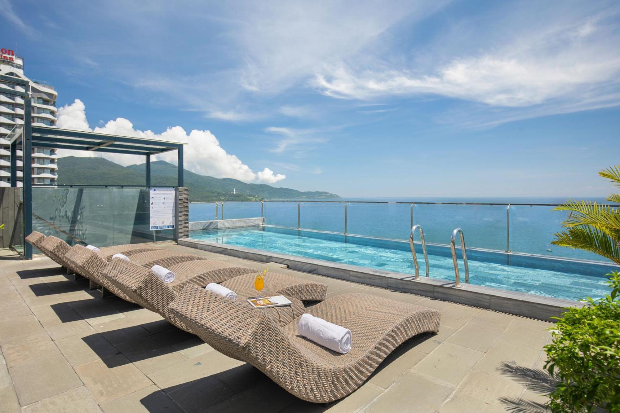Mangata Beachfront Hotel - Rooftop Bar Sea View Đà Nẵng Exterior foto